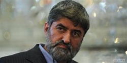 پایان دادن به فتنه ۸۸ محاکمه علنی و همزمان موسوی، کروبی و احمدی‌نژاد است 