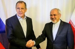 ظریف در دیدار با لاوروف: ایران بر اجرای توافقات درباره اس 300 اصرار دارد