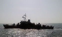 ناوگروه سی و سوم ارتش 2 فروند نفتکش ایرانی را از چنگ دزدان دریایی نجات داد 