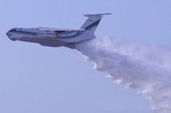 اجرای عملیات اطفای حریق هوایی با هواپیمای ایلوشین توسط سپاه 