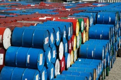 احتمال کاهش ۱۰ دلاری قیمت نفت با رفع تحریم ایران