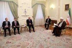 روحانی: از هیچ کمکی به دولت و ملت عراق دریغ نکرده و نخواهیم کرد