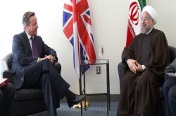 دفتر نخست وزیری انگلیس خبر داد؛ گفتگوی تلفنی کامرون با روحانی/درخواست لندن درباره۳زندانی انگلیسی