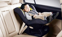 رئیس کمیسیون امور داخلی مجلس : استفاده از صندلی کودک در خودرو الزامی شد