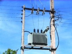 مدیرعامل برق منطقه ای خوزستان : رکورد مصرف برق  برای هشتمین بار شکسته شد