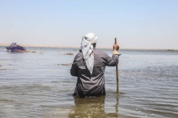 در خصوص حل مشکلات سیل‌زدگان خوزستان ؛ دستور رهبري هنوز اجرایی نشده است