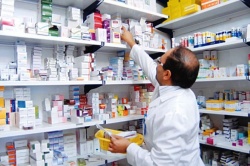 نماينده مردم اهواز : افزایش قیمت دارو به ضرر مردم است