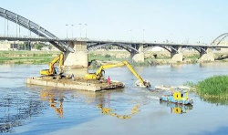 سازمان آب و برق خوزستان : فقط ۵ درصد كارون لايروبي شده است