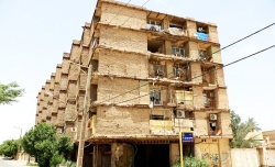 خطر در كمين ساختمان شش طبقه ؛ حادثه پلاسكوي تهران قطعا در خرمشهر تكرار خواهد شد