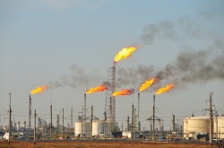 عليرغم توليد ۶۵ درصدي نفت کشور در استان ؛ سهم اشتغال خوزستاني ها از نفت فقط 3 درصد بوده است