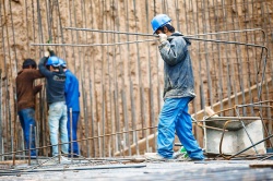 کارشناس اقتصادی :  تمام کارگران زیرخط فقر هستند
