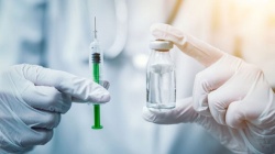 وزیر بهداشت : واکسن کرونا تا ۲ سال دیگر هم به دست ما نمی‌رسد