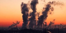 کعب عمیر: وزارت نفت حاضر به پرداخت عوارض آلایندگی شهرستان های شوش و کرخه نیست