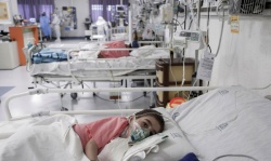 معاون درمان علوم پزشکی اهواز خبر داد اشغال صددرصدی تخت‌های کودکان مبتلا به کرونا در خوزستان
